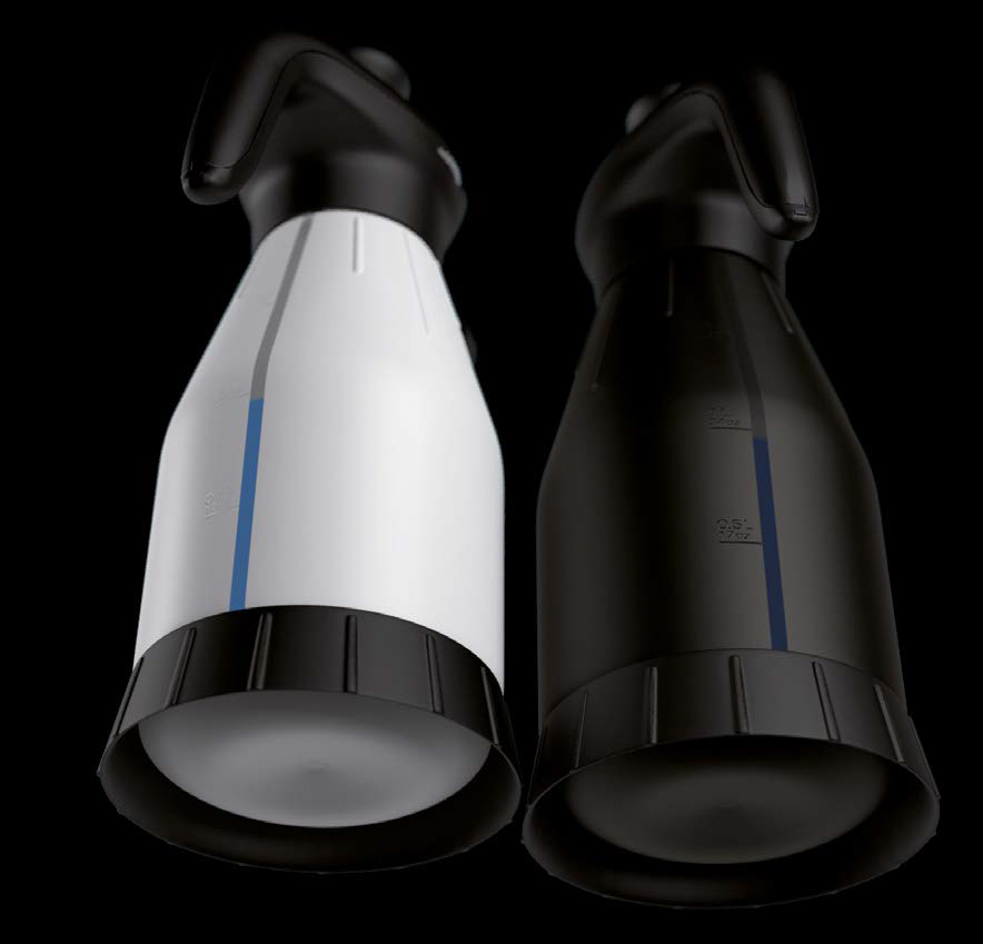 musta ja valkoinen paineruisku vierekkäin